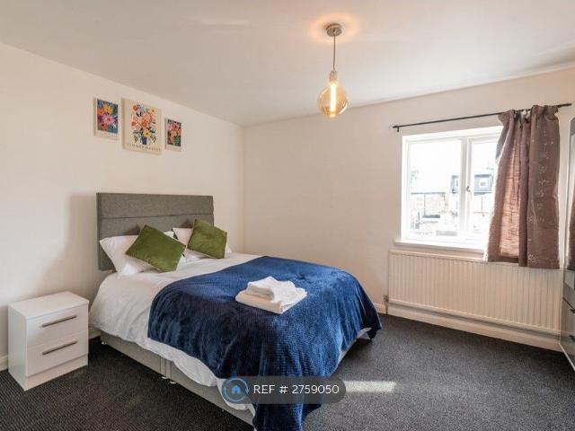 West Ham Lane, London E15, 1 bed flat to rent, £2,200 pcm | PrimeLocation