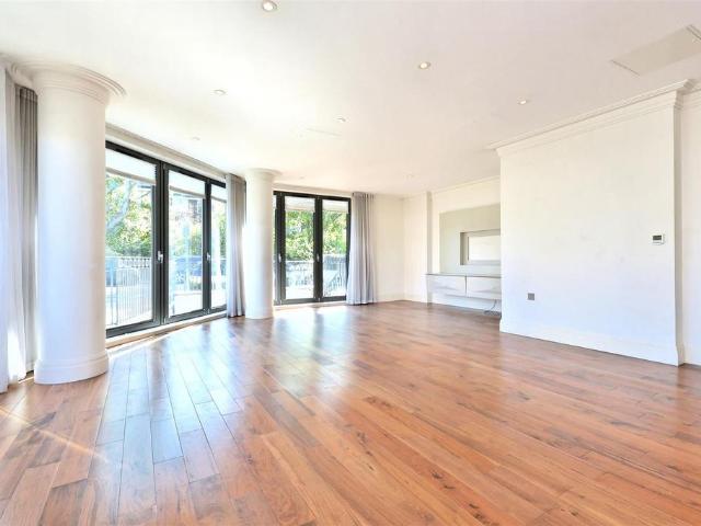 WEST HEATH PLACE, HODFORD ROAD. 2 bed apartment to rent £3,467 pcm £800 pw