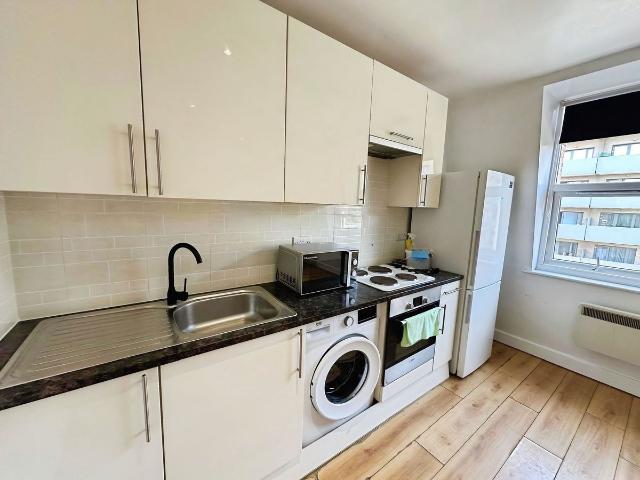 West Hendon Broadway, London NW9, 1 bed flat to rent, £1,350 pcm | PrimeLocation