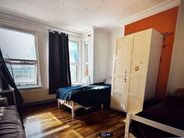 West Hendon Broadway, London NW9 2 bed property to rent £2,350 pcm £542 pw