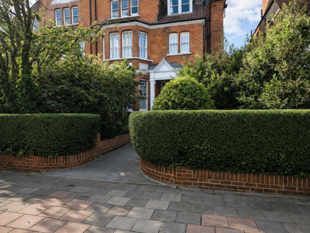 West Hill, London SW15 3 bed apartment to rent £3,000 pcm £692 pw