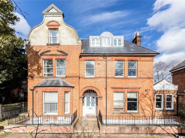 West Hill, London SW15, 2 bed flat to rent, £2,750 pcm | PrimeLocation
