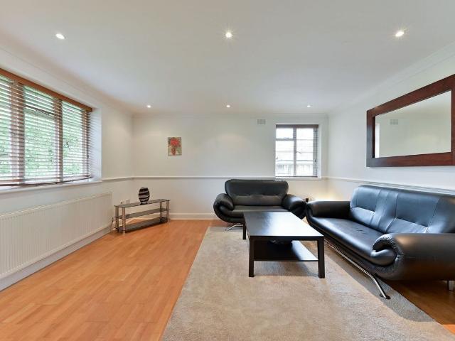 West Hill, London SW15, 2 bed flat to rent, £4,000 pcm | PrimeLocation