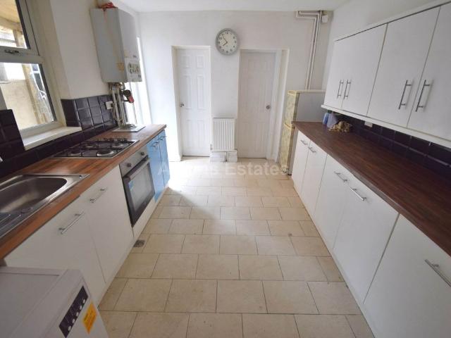 West Hill, Reading RG1, 4 bed terraced house to rent, £2,600 pcm | PrimeLocation