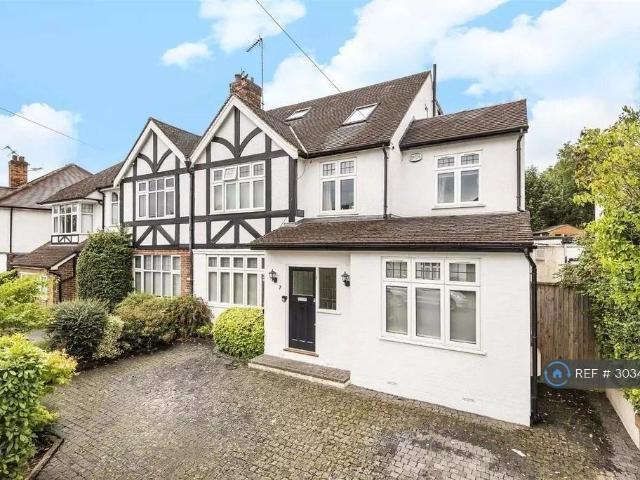 West Hill Way, London, N20 6 bed semi detached house to rent £5,500 pcm £1,269 pw