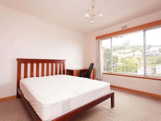 West Hobart Furnished Room to Rent all bills included