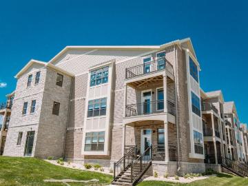 West House at Foxtown 3 Bedroom Apartment for Rent at 11127 N Weston Dr, Mequon, WI 53092