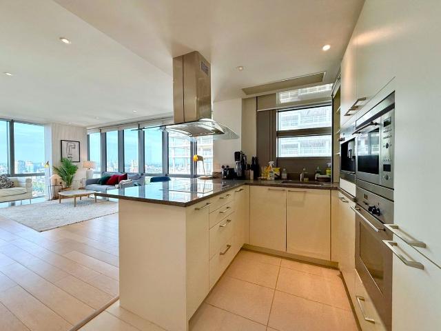 West India Quay, Hertsmere Road, London E14, 2 bed flat to rent, £4,000 pcm | PrimeLocation