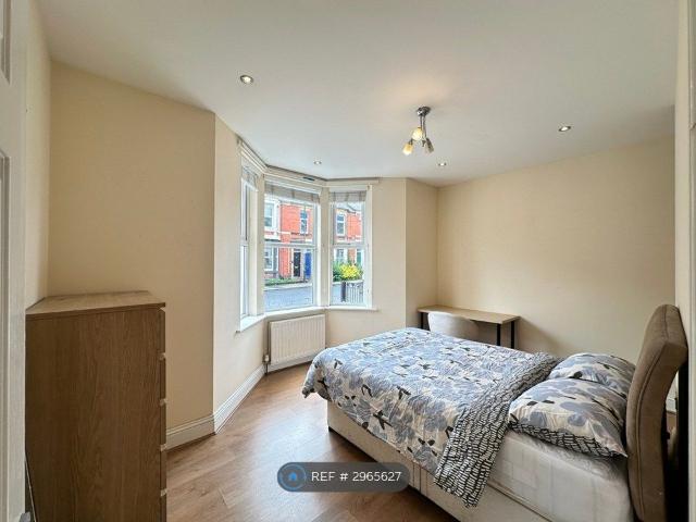 West Jesmond, Newcastle Upon Tyne NE2, 3 bed flat to rent, £1,755 pcm | PrimeLocation