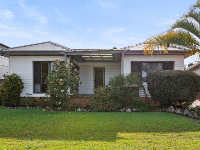 West Kempsey, 6 Elrington Avenue