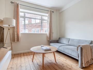 Wendell Park, London, Greater London - Equipped kitchen