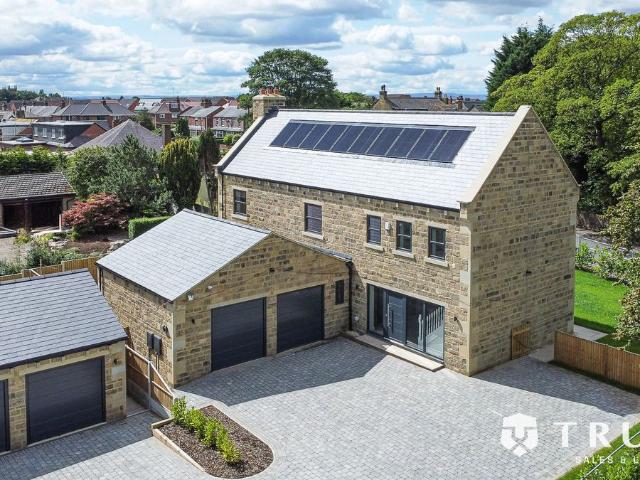 West Lane, Gomersal BD19, 4 bed detached house to rent, £3,500 pcm | PrimeLocation