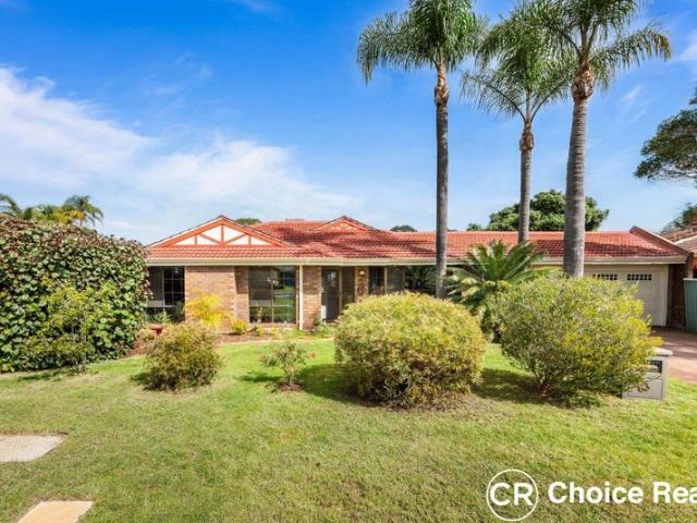 West Leeming Beauty! Spacious Family Home! On Corner Block!