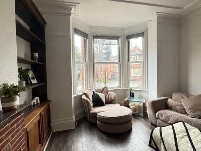 West Parade Bed, LN1
