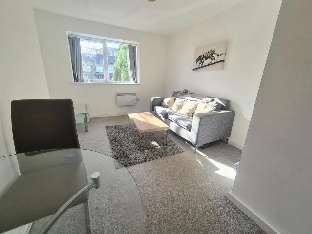 West Parade Flats, Halifax HX1, 1 bed flat to rent, £625 pcm | PrimeLocation