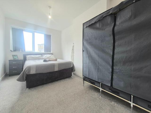 West Parade Flats, Halifax HX1, 1 bed flat to rent, £650 pcm | PrimeLocation