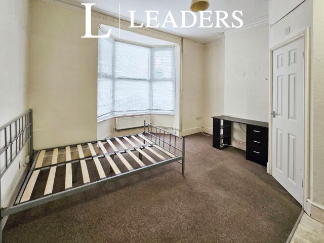 West Parade, Lincoln, Lincolnshire, LN1 Studio to rent £565 pcm £130 pw