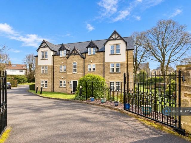 West Park Crescent, Leeds, LS8 2 bed flat to rent £1,350 pcm £312 pw