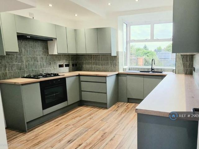 West Park Avenue, Preston, PR2 3 bed terraced house to rent £1,345 pcm £310 pw