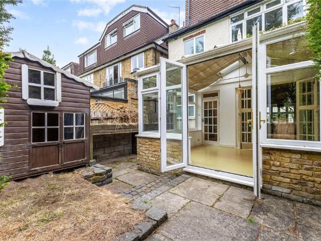 West Park Avenue, Richmond, TW9 4 bed semi detached house to rent £4,250 pcm £981 pw