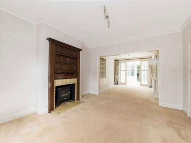 West Park Avenue, TW9, London