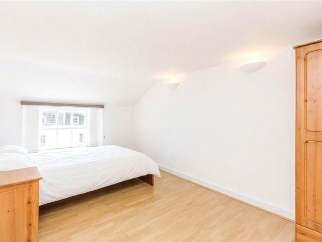 West Park, Bristol BS8 2 bed apartment to rent £1,650 pcm £381 pw