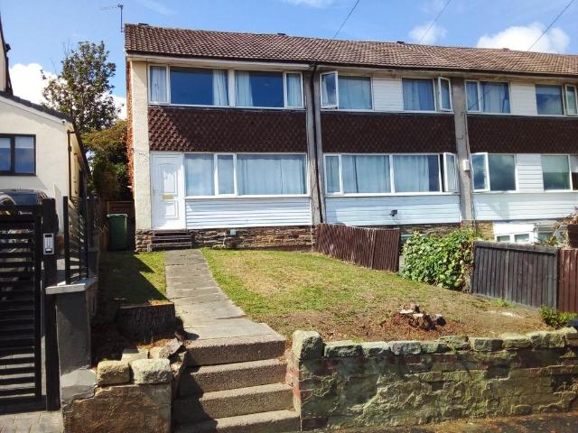 West Park Road, Leeds LS8 3 bed semi detached house to rent £1,100 pcm £254 pw