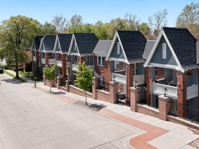 West Plaza Village 2 Bedroom Apartment for Rent at 4310 Mercier St, Kansas City, MO 64111 West Plaza