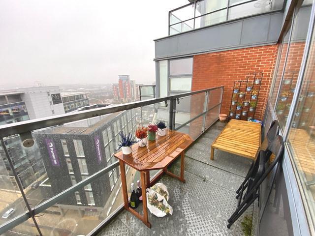 West Point, Leeds, LS1 2 bed apartment to rent £1,200 pcm £277 pw