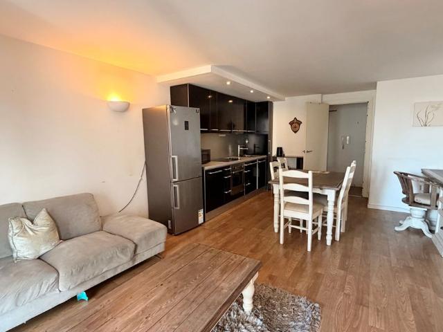 West Point, Leeds LS1, 2 bed flat to rent, £1,250 pcm | PrimeLocation