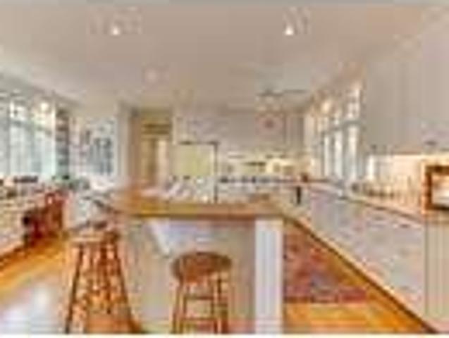 West Point waterfront 5 bedrooms 6 bathrooms house on the Mattaponi River