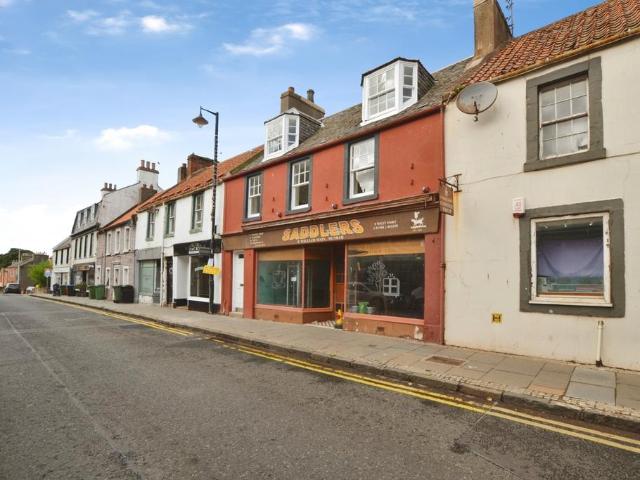 West Port, Dunbar, EH42 3 bed flat to rent £1,495 pcm £345 pw