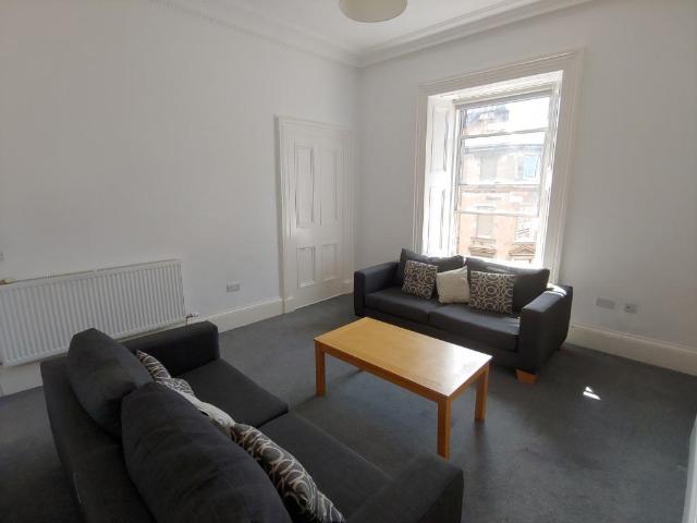 West Preston Street, Edinburgh, EH8 5 bed flat to rent £3,490 pcm £805 pw