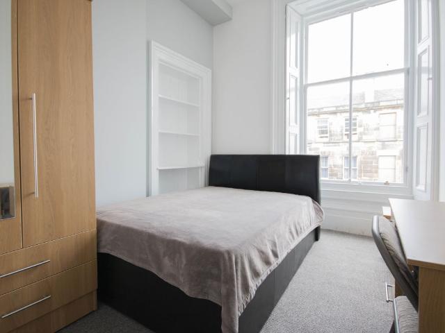 West Preston Street, Edinburgh EH8, 8 bed shared accommodation to rent, £785 pcm | PrimeLocation