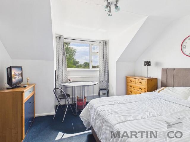 West Riding [Double Room], Bricket Wood 1 bed in a house share to rent £595 pcm £137 pw