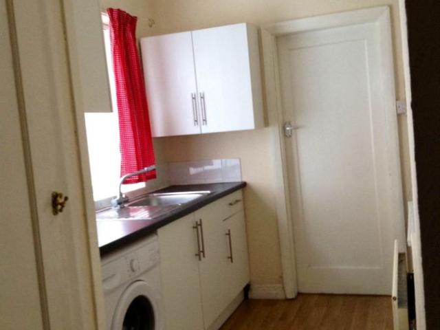 West Road, Newcastle Upon Tyne NE4, 4 bed flat to rent, £1,350 pcm | PrimeLocation