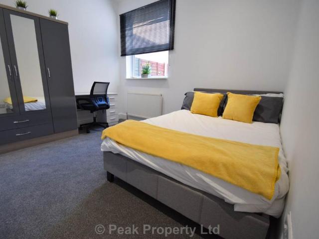 West Road, Westcliff On Sea SS0 1 bed in a house share to rent £620 pcm £143 pw