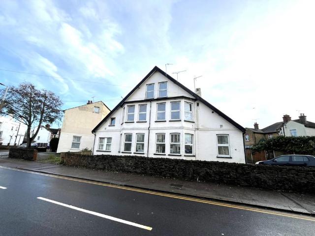 West Road, Westcliff on Sea SS0 Studio to rent £700 pcm £162 pw