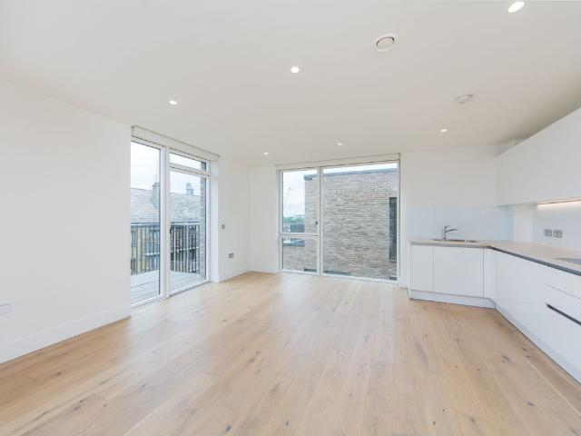 West Row, London W10, 3 bed flat to rent, £3,965 pcm | PrimeLocation