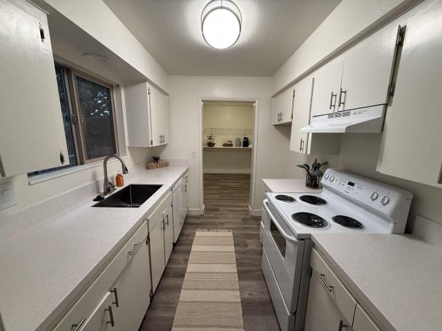 West Royal Apartments 2 Bedroom Apartment for Rent at 6170 Sw Lombard Ave, Beaverton, OR 97008 Vose