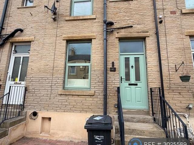 West St, Brighouse, HD6 1 bed terraced house to rent £700 pcm £162 pw