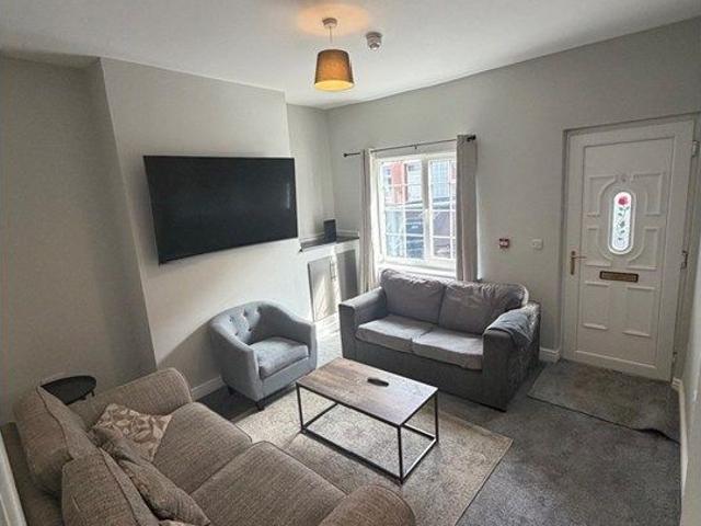 West St, Castleford WF10, 3 bed terraced house to rent, £1,000 pcm | PrimeLocation