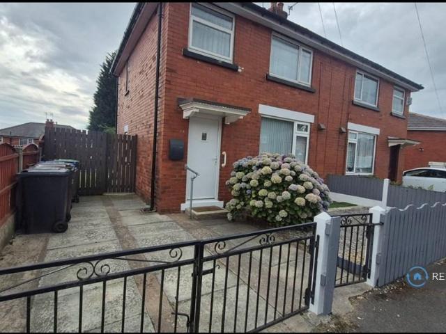 West St, Wigan, WN2 3 bed semi detached house to rent £1,050 pcm £242 pw