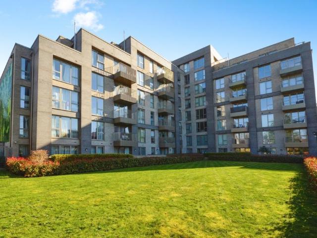 West Street Watford WD17 1 bed flat to rent £1,650 pcm £381 pw
