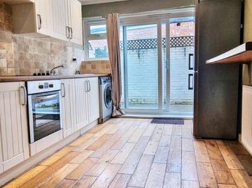 West Street, Banbury OX16 3 bed terraced house to rent £1,335 pcm £308 pw