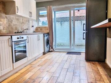 West Street, Banbury OX16, 3 bed terraced house to rent, £1,335 pcm | PrimeLocation