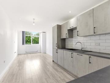 West Street, Bedfordshire LU6 1 bed apartment to rent £1,050 pcm £242 pw