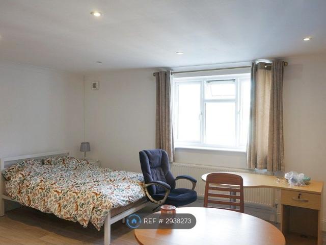 West Street, Brighton And Hove BN1, Studio to rent, £1,350 pcm | PrimeLocation