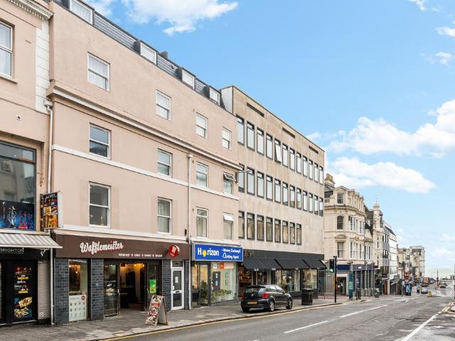 West Street, Brighton BN1 1 bed flat to rent £1,650 pcm £381 pw