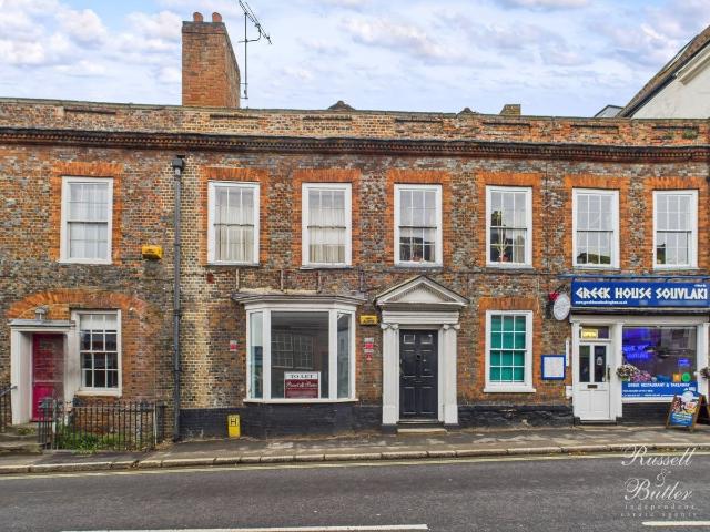 West Street, Buckingham MK18, 1 bed flat to rent, £925 pcm | PrimeLocation